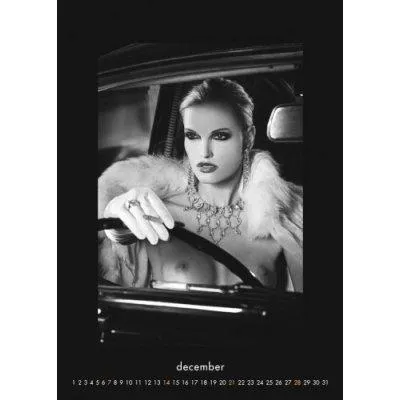 Bild: Wirbel um Erotik-Kalender I SMOKE 2008 von Star-Fotograf André de Plessel