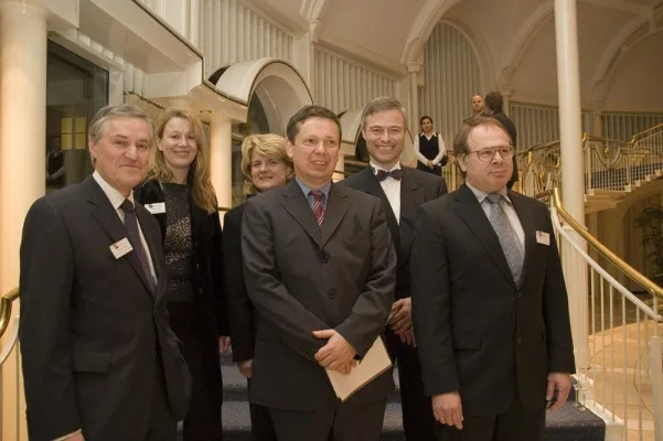 Neujahrsempfang 2007 des Marketing-Club Köln/Bonn - Frank Schirrmacher begeistert mit seinem Vortrag zum Methusalem-Komplott Bild: Neujahrsempfang 2007 des Marketing-Club Köln/Bonn - Frank Schirrmacher begeistert mit seinem Vortrag zum Methusalem-Komplott