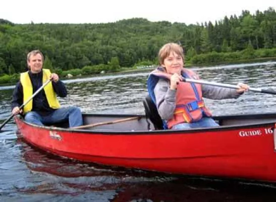 Bild: Familienurlaub auf andere Art: Sprachreisen für Eltern und Kind