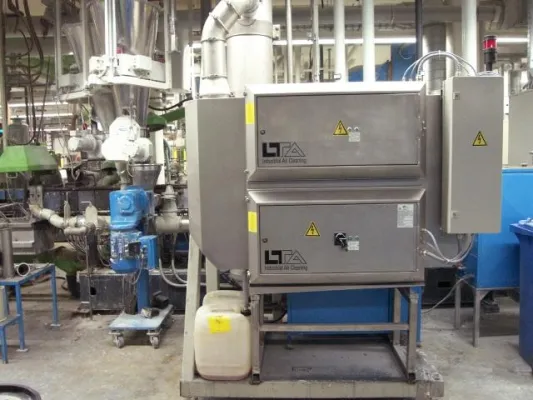 Bild: Wartungsarme Filterung von Extruderdämpfen mit Weichmachern