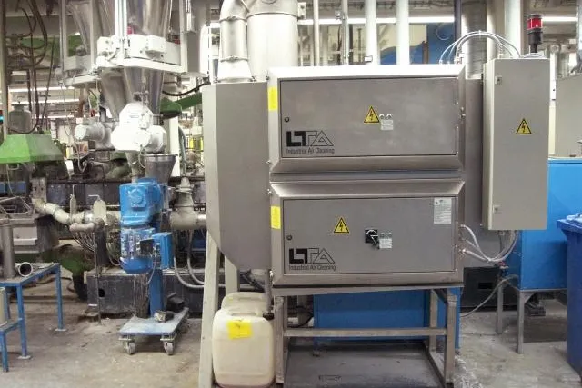 Bild: Wartungsarme Filterung von Extruderdämpfen mit Weichmachern