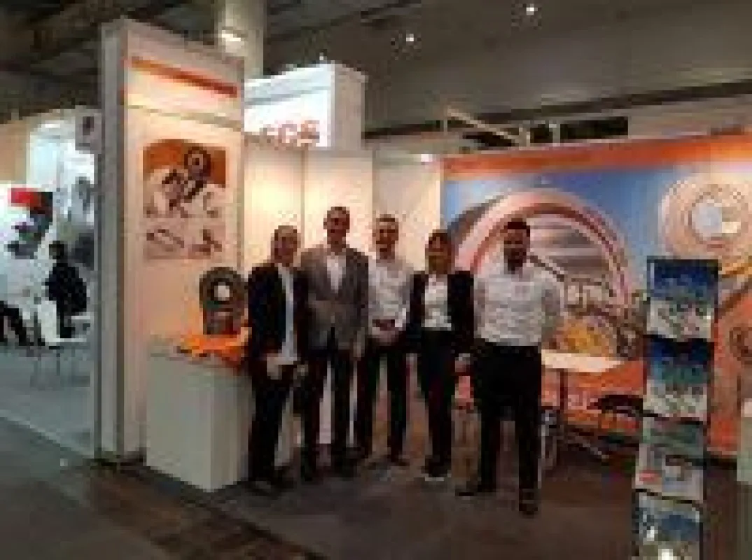 Geschäftsführer Reiner Höhn (Zweiter von links) mit seinem Vertriebsteam auf der AGRITECHNICA in Hannover