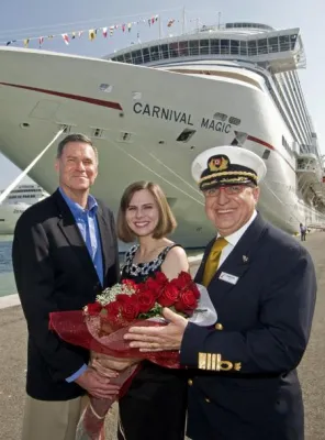 Bild: Carnival Magic auf Jungfernfahrt – Taufe im Hafen von Venedig