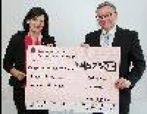 Kreissparkasse spendet 5.250 Euro für benachteiligte Kinder Bild: Kreissparkasse spendet 5.250 Euro für benachteiligte Kinder