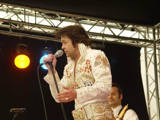 Bild: Mannheimer Tonstudio lässt Elvis auf dem Maimarkt rocken