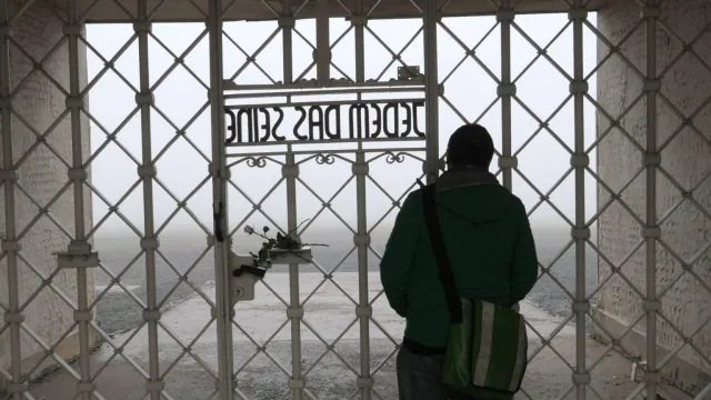 Premiere am 04.09.2020: „Monolog mit meinem „asozialen“ Großvater – Ein Häftling in Buchenwald“ Bild: Premiere am 04.09.2020: „Monolog mit meinem „asozialen“ Großvater – Ein Häftling in Buchenwald“