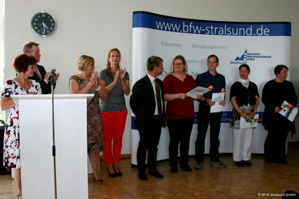 Bild: Absolventenverabschiedung im BFW Stralsund