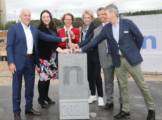 nesseler Gruppe legt Grundstein für neuen Standort in Weisweiler Bild: nesseler Gruppe legt Grundstein für neuen Standort in Weisweiler
