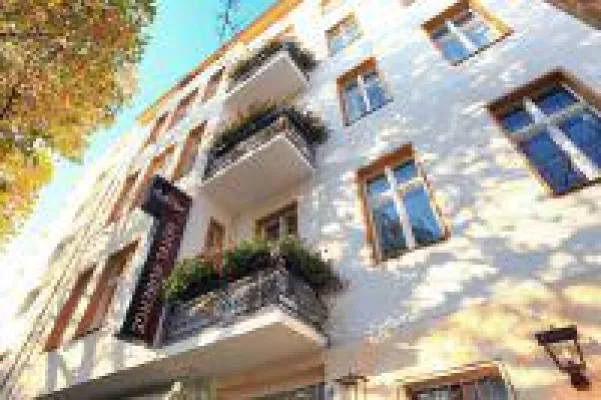 Bild: 20 Jahre Berliner Kult Hotel Auberge