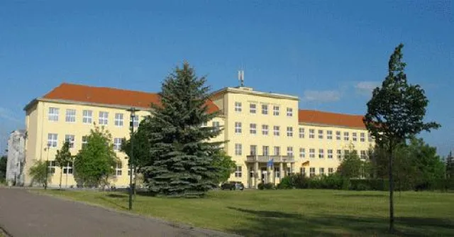 Bild: Ankündigung neuer Studiengänge/ Ausbildungs-Partner gesucht/ Wissenschaftssommer