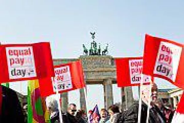 Bild: Am 19.03.2016 ist Equal Pay Day - Begleiten Sie uns beim Siegeszug der Entgeltgleichheit!