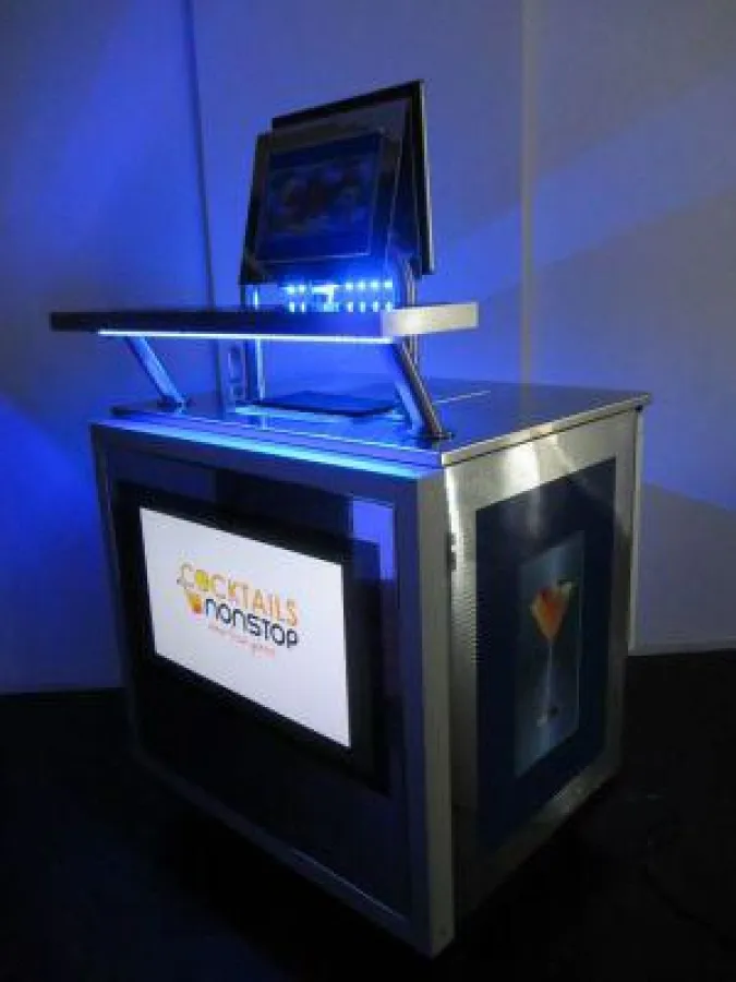 Die Cocktailmaschine von Cocktails nonstop