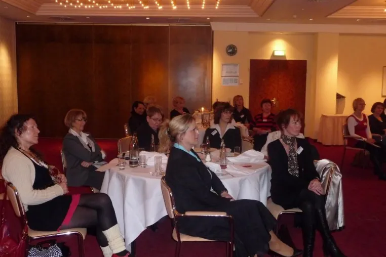 1 Jahr Unternehmerinnenabend in Cottbus - gelungene Feier am 5.3.2009 Bild: 1 Jahr Unternehmerinnenabend in Cottbus - gelungene Feier am 5.3.2009