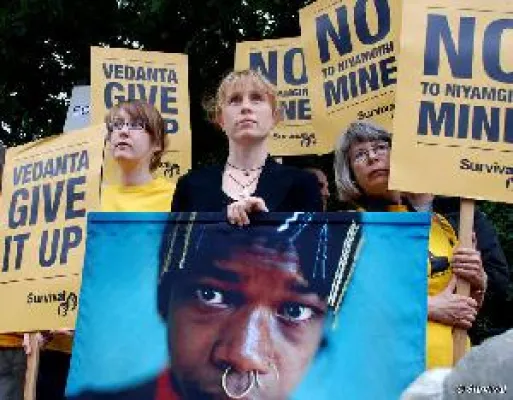 Protest gegen Vedanta: Höchste Zeit für ein Ende der Niyamgiri-Mine Bild: Protest gegen Vedanta: Höchste Zeit für ein Ende der Niyamgiri-Mine