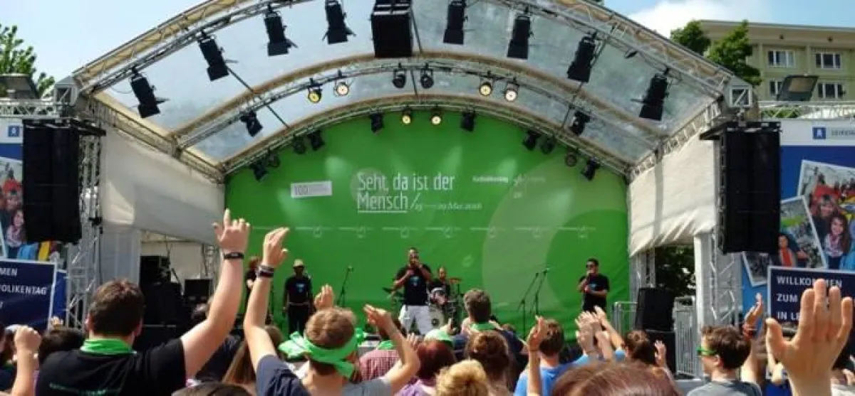 Martin Rietsch aka „2schneidig“ live on Stage in Leipzig