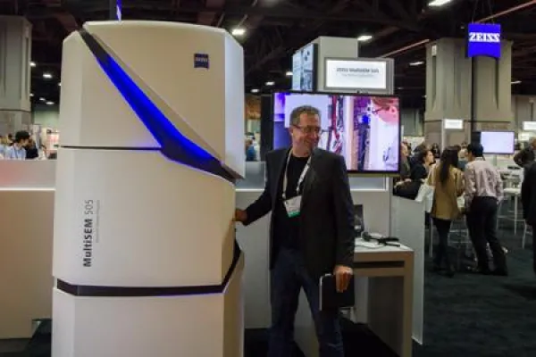 ART-KON-TOR entwickelt zukunftsweisendes Design für weltweit schnellstes Rasterelektronenmikroskop von ZEISS Bild: ART-KON-TOR entwickelt zukunftsweisendes Design für weltweit schnellstes Rasterelektronenmikroskop von ZEISS