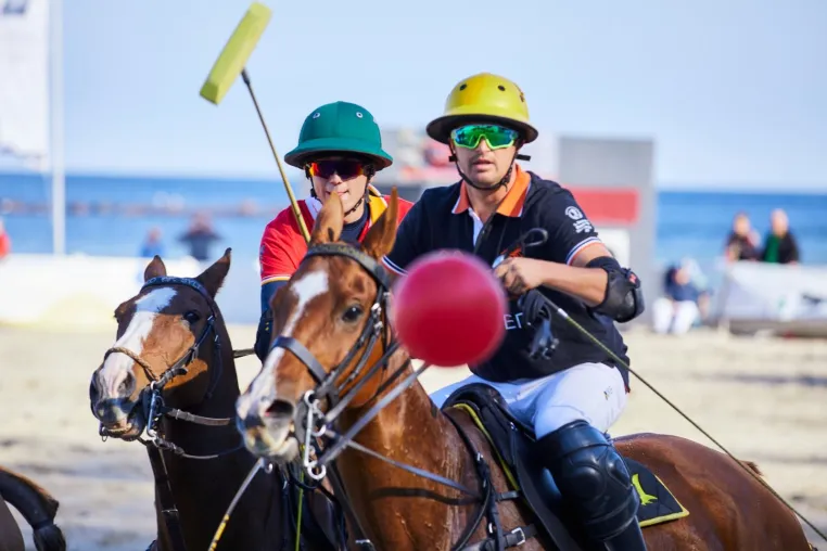 Fazit und Platzierungen der 6. Deutsche Beach Polo Meisterschaft im Ostseebad Sellin Bild: Fazit und Platzierungen der 6. Deutsche Beach Polo Meisterschaft im Ostseebad Sellin