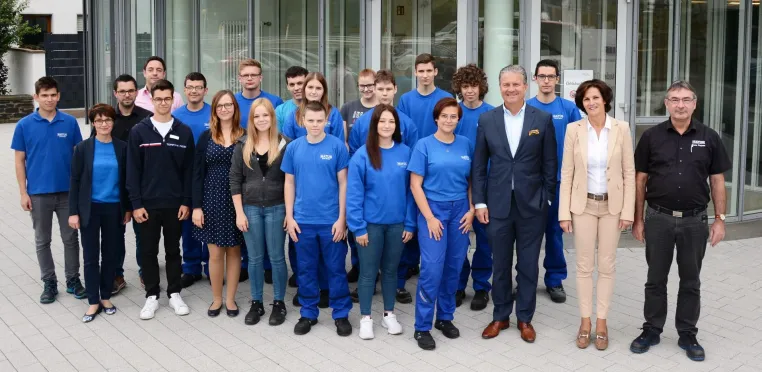Bild: 15 Nachwuchskräfte starten ihre Ausbildung bei NATUS