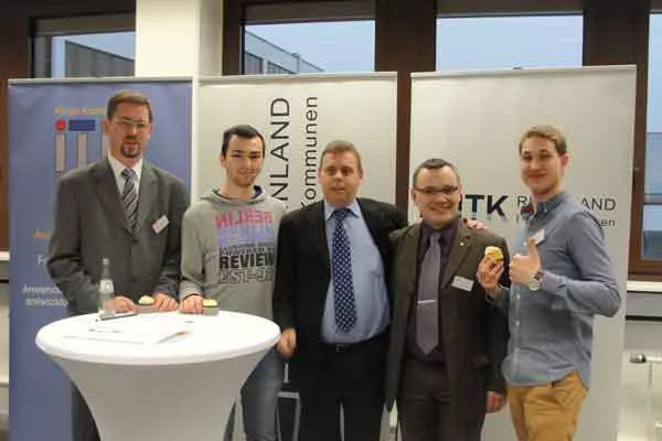 Bild: Karrieretag auf Neusser Campus der Europäischen Fachhochschule lockte wieder viele Schüler und Unternehmen