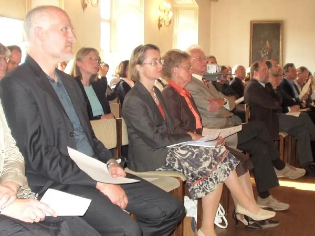 Prof. Dr. Margit Eckholt (mi.)