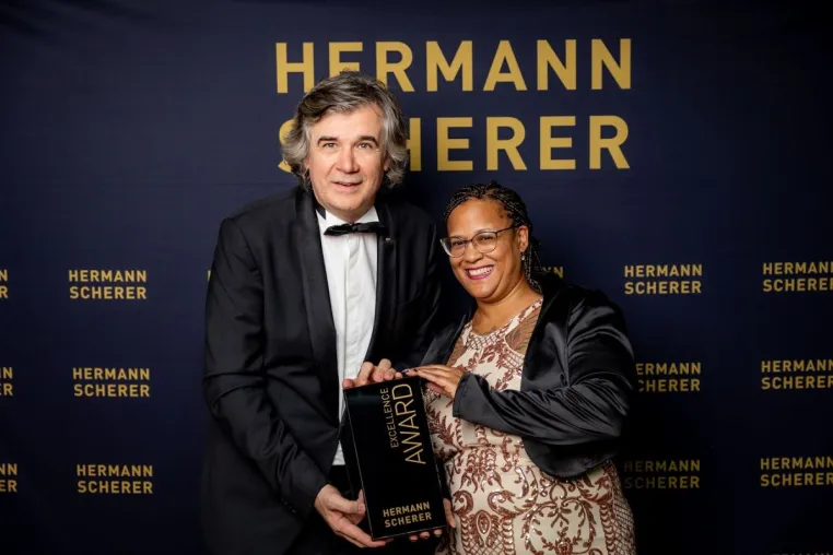 Bild: Patricia Porzel holt den 15. Internationalen Speaker Award nach Würzburg