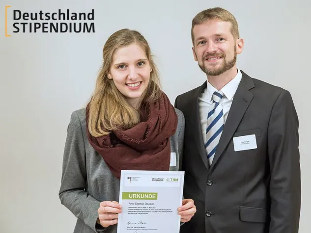 Bild: Artemis Augenklinik-Gruppe stiftet Deutschlandstipendium