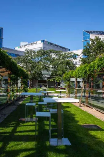 Durch die Bank gelungen: Party Rent Luxemburg stattet Kunden-Event der BGL BNP Paribas aus Bild: Durch die Bank gelungen: Party Rent Luxemburg stattet Kunden-Event der BGL BNP Paribas aus