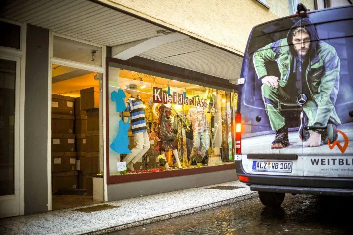 Bild: WEITBLICK UNTERSTÜTZT KLEIDEROASE ASCHAFFENBURG