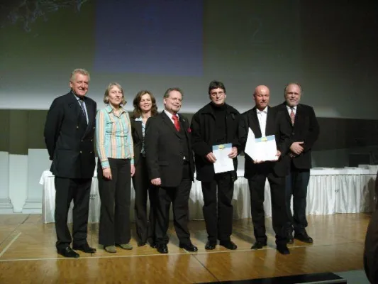Stuttgarter Agentur Burkhard Anderko mit Diakonie Katastrophenhilfe-Kalender erneut ausgezeichnet Bild: Stuttgarter Agentur Burkhard Anderko mit Diakonie Katastrophenhilfe-Kalender erneut ausgezeichnet