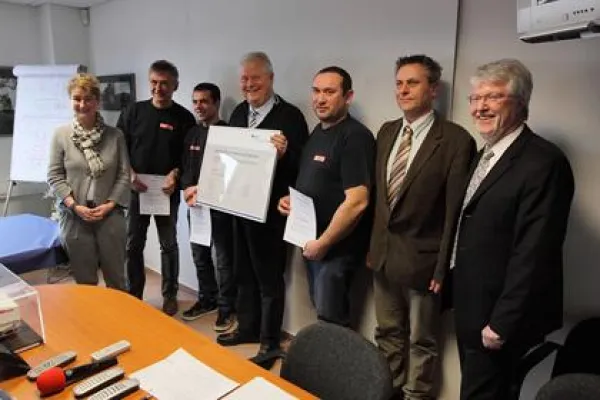 Berufskraftfahrerqualifikation: Spedition Bode schließt Mobile-Learning-Praxistest erfolgreich ab Bild: Berufskraftfahrerqualifikation: Spedition Bode schließt Mobile-Learning-Praxistest erfolgreich ab