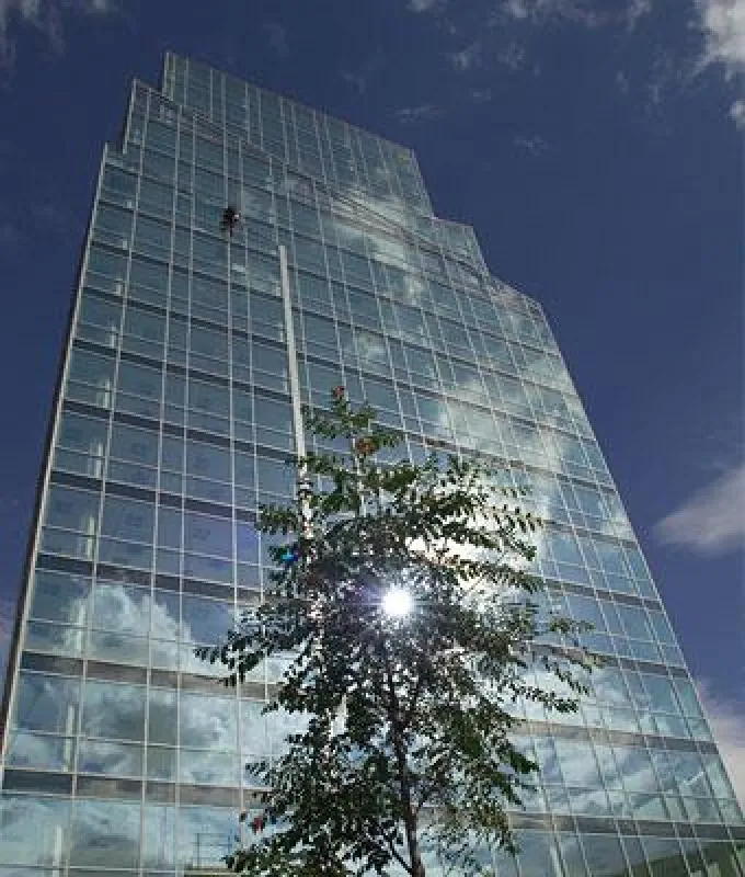Das Klinische Zentrum ISCARE befindet sich im Lighthouse Tower im Zentrum von Prag.