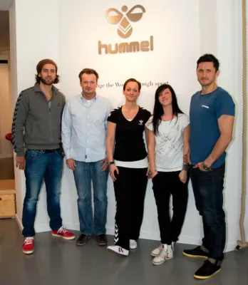Bild: hummel Store Berlin - Autogrammstunde mit Silvio Heinevetter und Alexander Petersson
