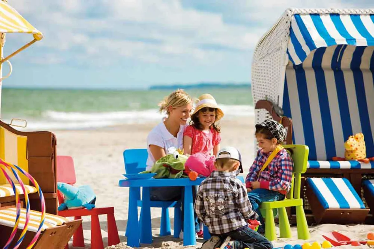 Kinderbetreuung am Strand. Quelle: Strandhotel-Fischland