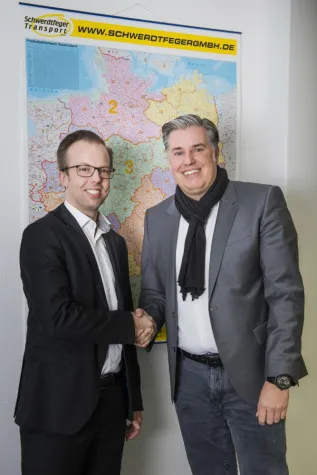 Fabian Rogalla steigt in Schwerdtfeger Gruppe ein Bild: Fabian Rogalla steigt in Schwerdtfeger Gruppe ein