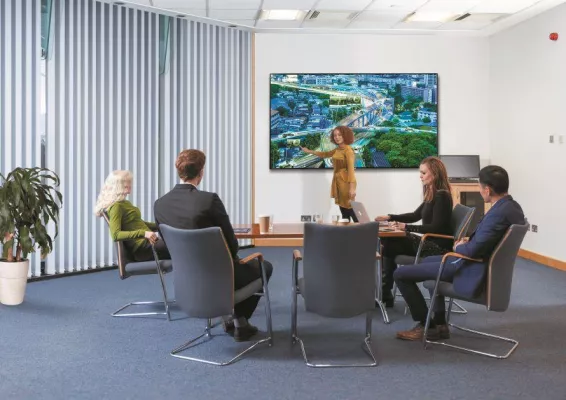 Bild: Philips Professional Display Solutions revolutioniert Meetings mit den brandneuen C-Line-Displays