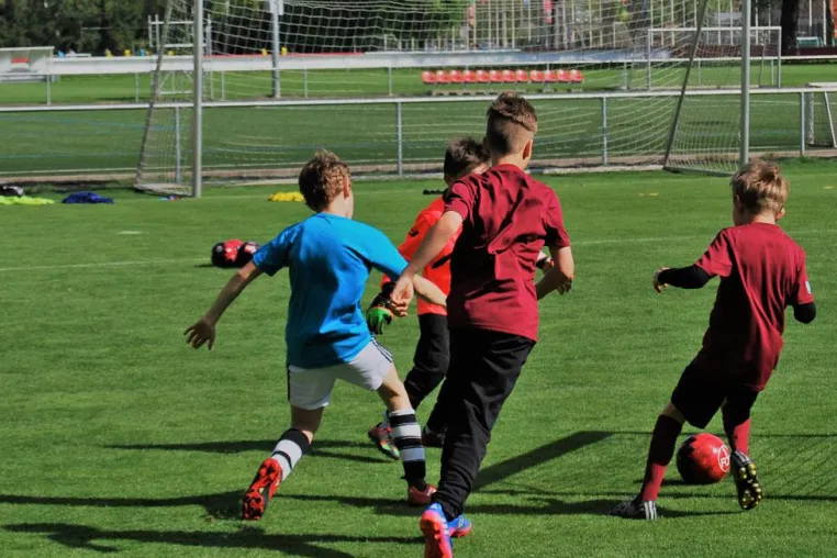 Bild: Neumüller veranstaltet Trainingsstunde für Kinder beim 1. FCN