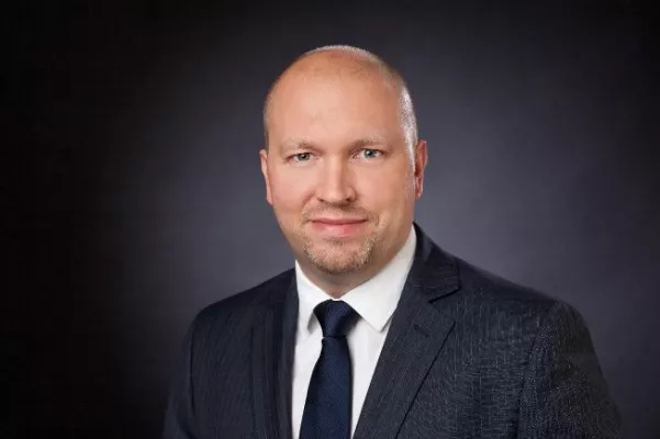 Bild: Savills beruft Aspiotis zum Geschäftsführer