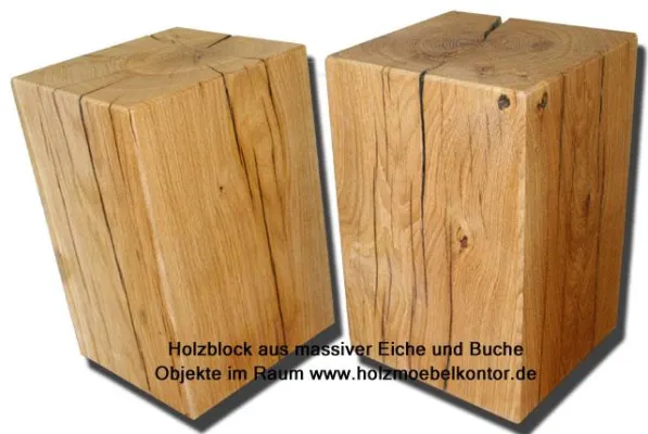 Bild: Holzblock, Holzklotz vom Holzmöbelkontor als Objekt im Raum. Design & Natur & Wohnen