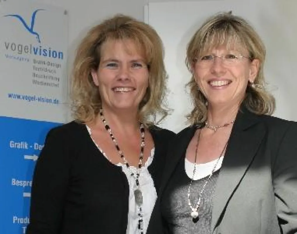 Firmeninhaberin Stephanie Vogel (links) mit Media- und Marketingfachfrau Brigitte Spreng