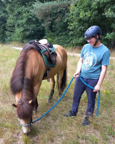 Rosa-Bathon-Stiftung ermöglicht Therapeutisches Reiten für Menschen mit Behinderung Bild: Rosa-Bathon-Stiftung ermöglicht Therapeutisches Reiten für Menschen mit Behinderung