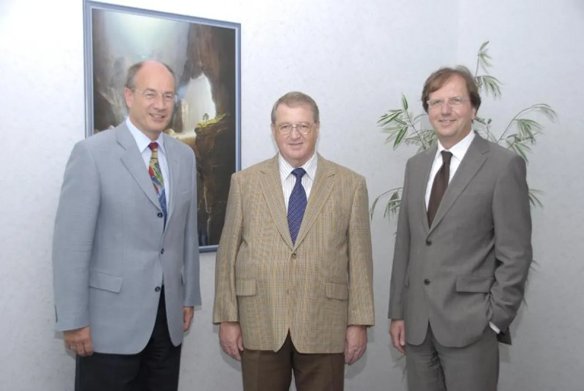 Firmenübergabe vollzogen: Kalorimeta-Vorstand Jürgen Lünnemann, Wärme-Messdienst Süd Chef Helmut Späth   und der Leiter der Kalo-Unternehmensentwicklung Claus Ditschun.