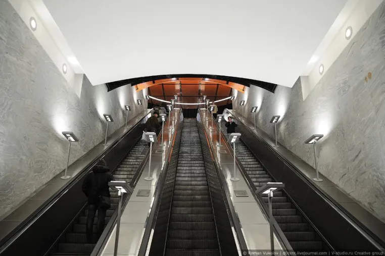Bild: bps-Leuchten erhellen jede neue Metrostation in Moskau