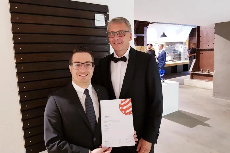 Bild: MOCOPINUS - Gewinner des Red Dot Awards 2019 für die hohe Designqualität der Vollholzprofile CARBOSET10