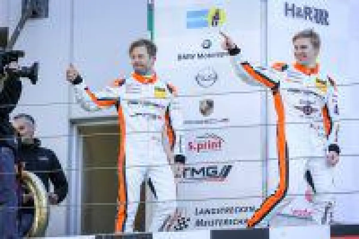 Marek Bökmann und Steve Jans , Siegerehrung VLN1, Klasse 