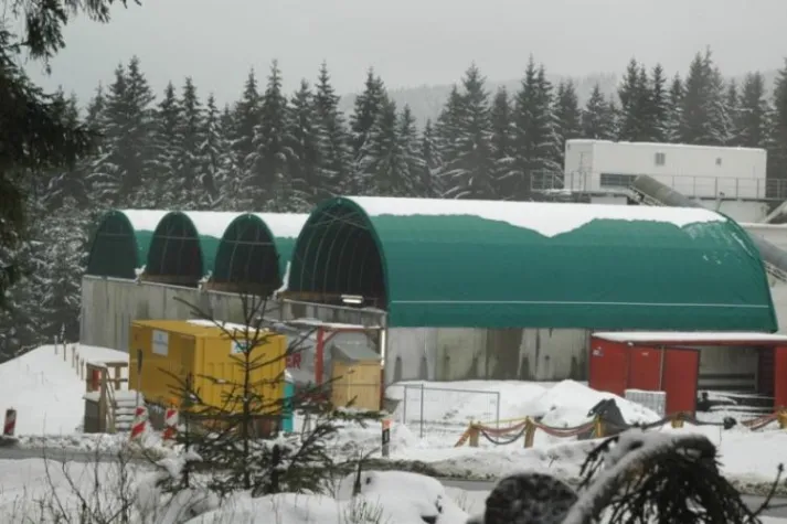 Bild: Richel-Folienhalle verträgt eine Menge Schnee - Härtetest am Silberberg-Tunnel