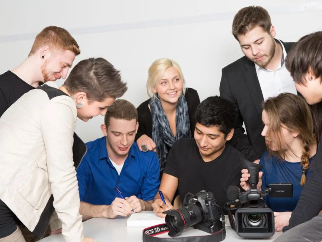 Noch 2015 an der Berufsakademie für Medienberufe starten. © bm - bildung in medienberufen gmbh