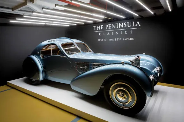 Bild: Bugatti aus dem Jahr 1936 ist bester Oldtimer der Welt: The Peninsula Classics „Best of the Best Award“