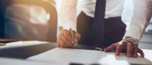 "Wir vermitteln ausschließlich Kapitalgesellschaften mit guter bleibender Bonität" Bild: "Wir vermitteln ausschließlich Kapitalgesellschaften mit guter bleibender Bonität"