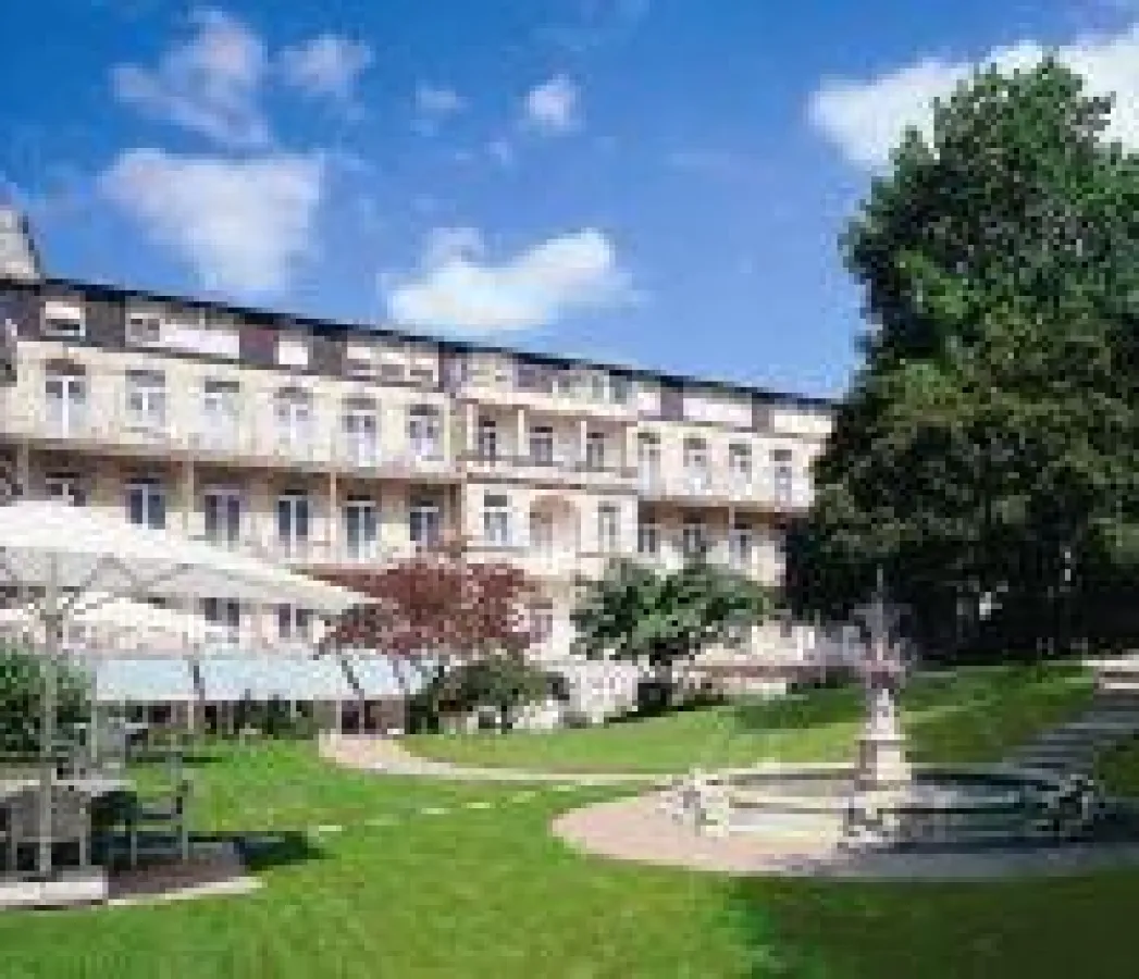 Holland Hotel Sophienpark Baden Baden. Weitere attraktive Hotels finden Sie auf www.booking.de