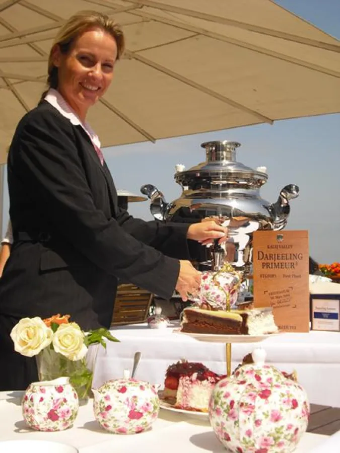 C. Dietrich, Restaurantleiterin und Tea-Masterin im COLUMBIA Hotel Casino Travemünde. Copyright: COLUMBIA Hotels & Resorts.